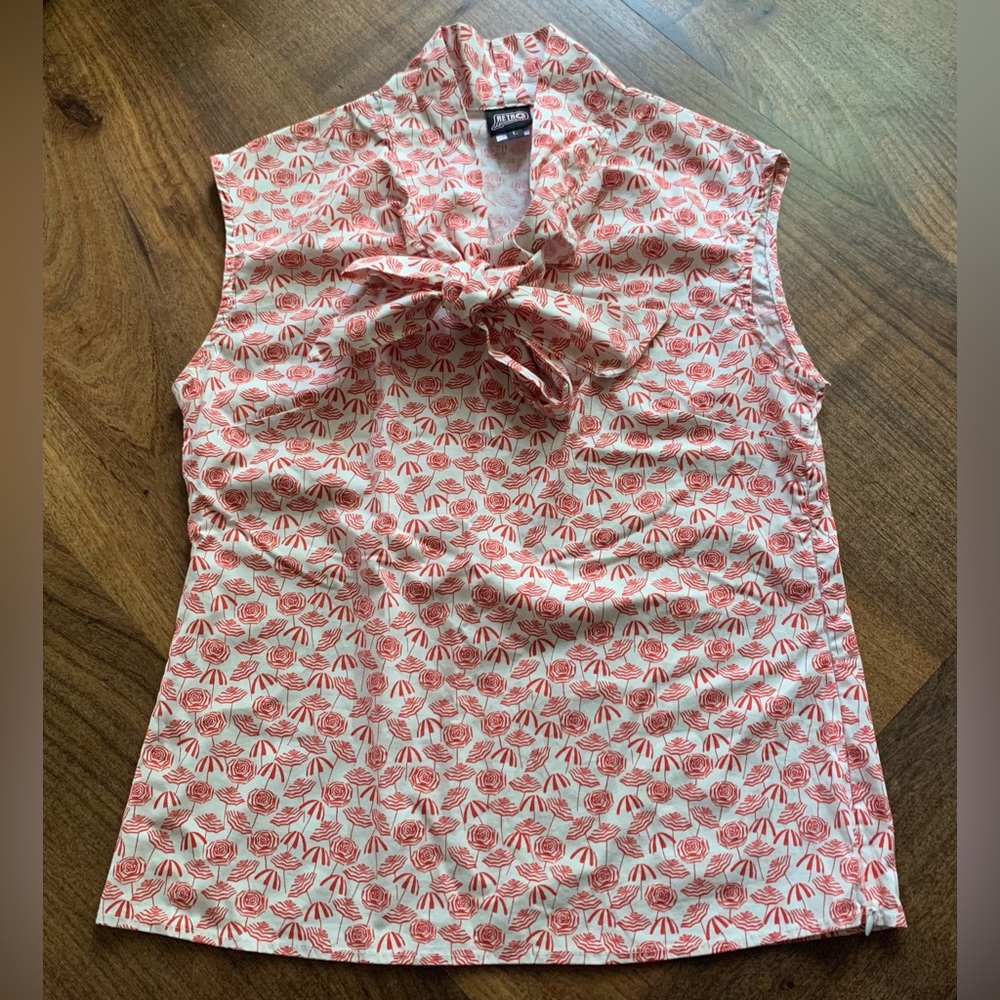 retrolicious retro top with necktie sz large
